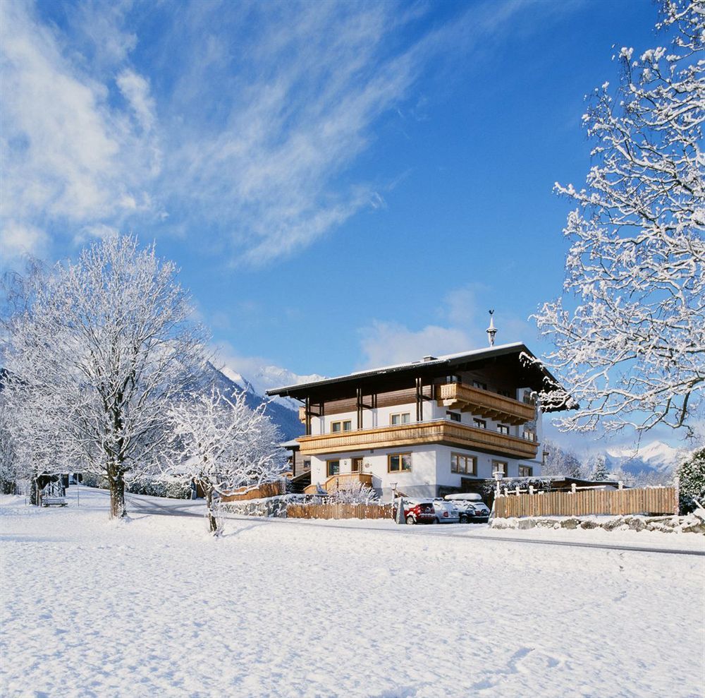Pension Kristall Bramberg am Wildkogel Exterior photo